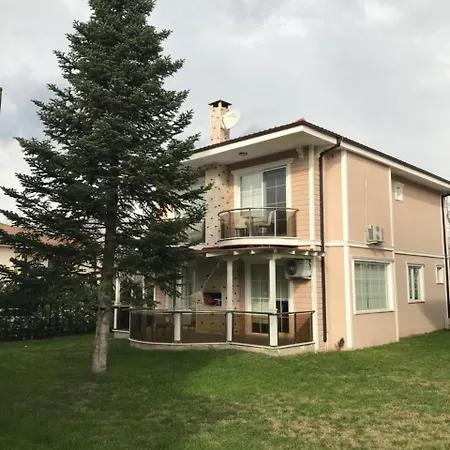 Villa La Mira 10 *
